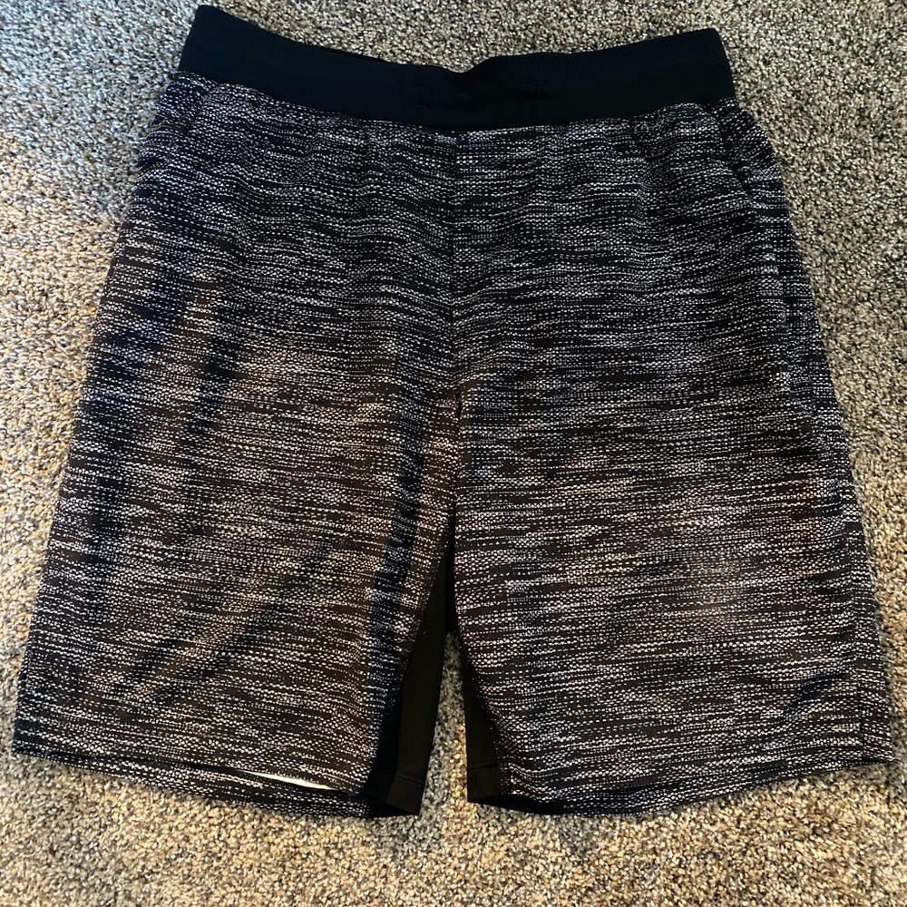 Lululemon Men’s Training Shorts - Size M